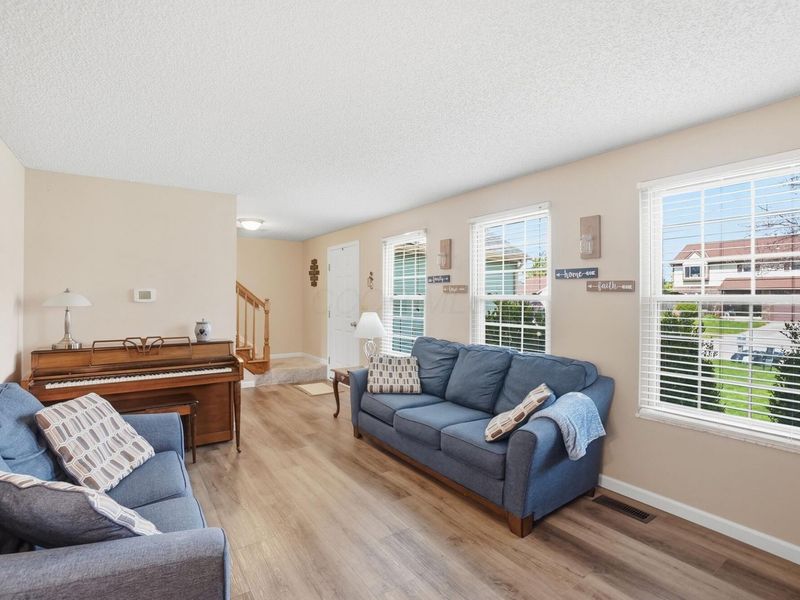 2199 Shirlene Drive, Grove City, OH 43123 Photo 6