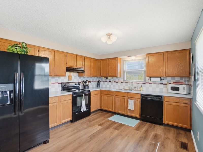 2199 Shirlene Drive, Grove City, OH 43123 Photo 7