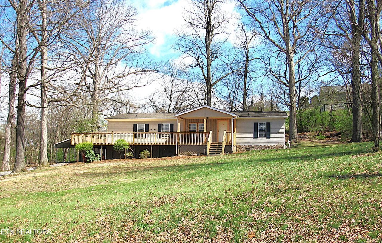 620 St John's Drive, Dandridge, TN 37725 Main Photo