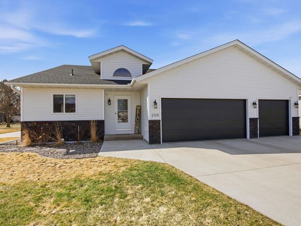 208 Iris Lane NE, Saint Joseph, MN 56374