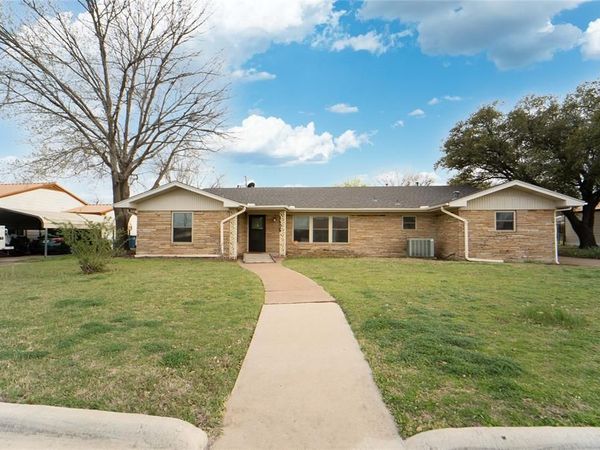 1405 W Wheeler Street, Breckenridge, TX 76424