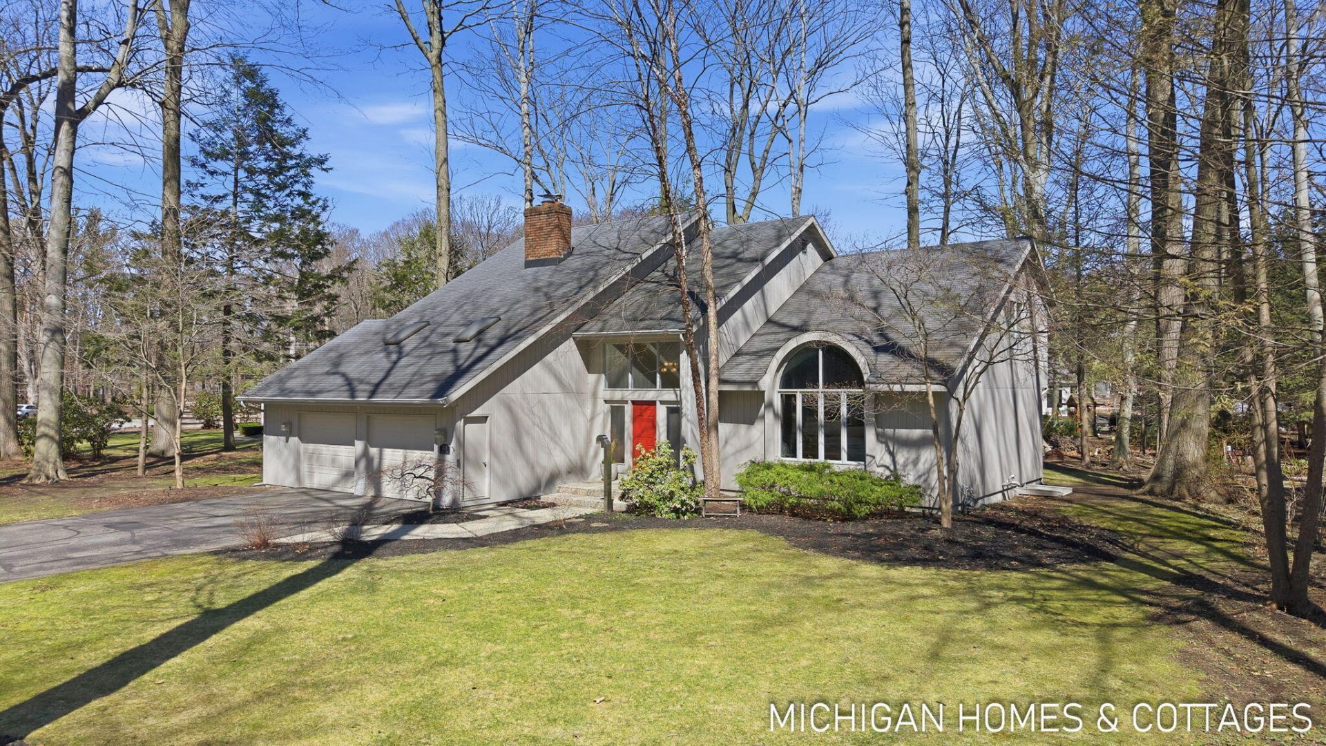 221 Foxdown Road, Holland, MI 49424 Main Photo