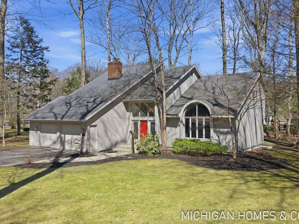 221 Foxdown Road, Holland, MI 49424