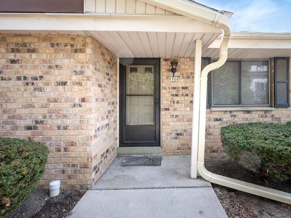 9508 W Maple COURT, Unit 01, West Allis, WI 53214