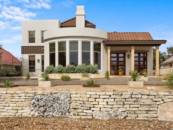 407 Hannah Ln, Boerne, TX 78006