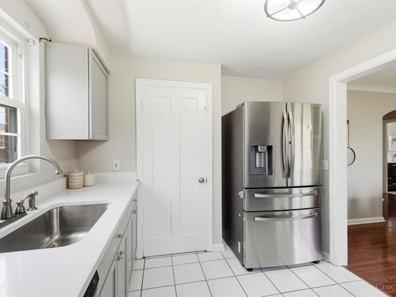 3790 N Broadlawn Circle, Silverton, OH 45236 Photo 13