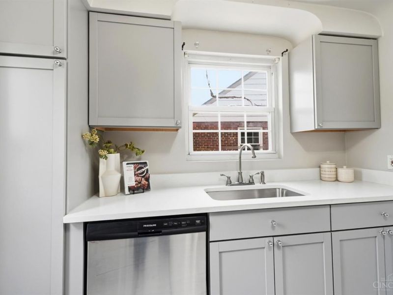 3790 N Broadlawn Circle, Silverton, OH 45236 Photo 14