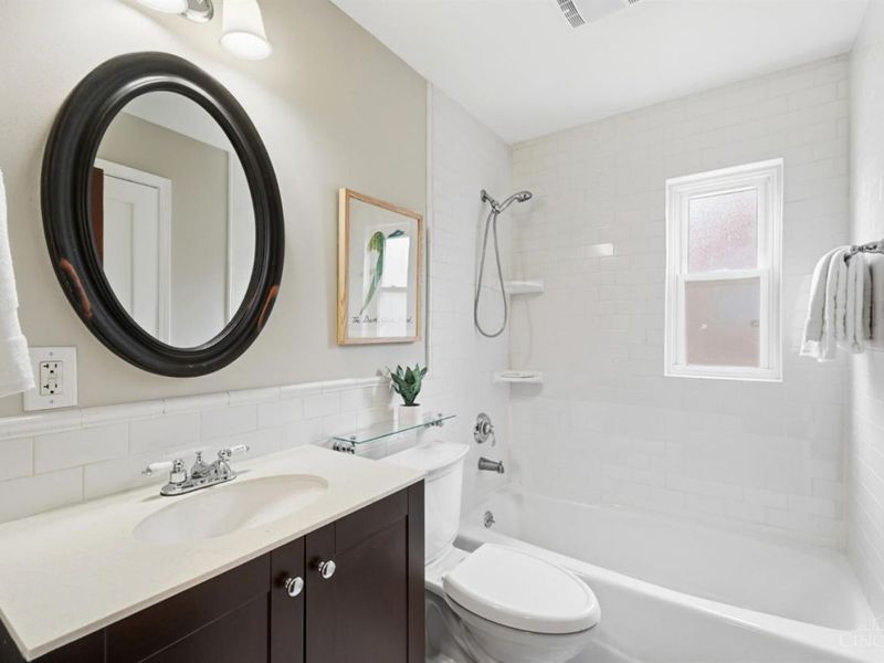 3790 N Broadlawn Circle, Silverton, OH 45236 Photo 17