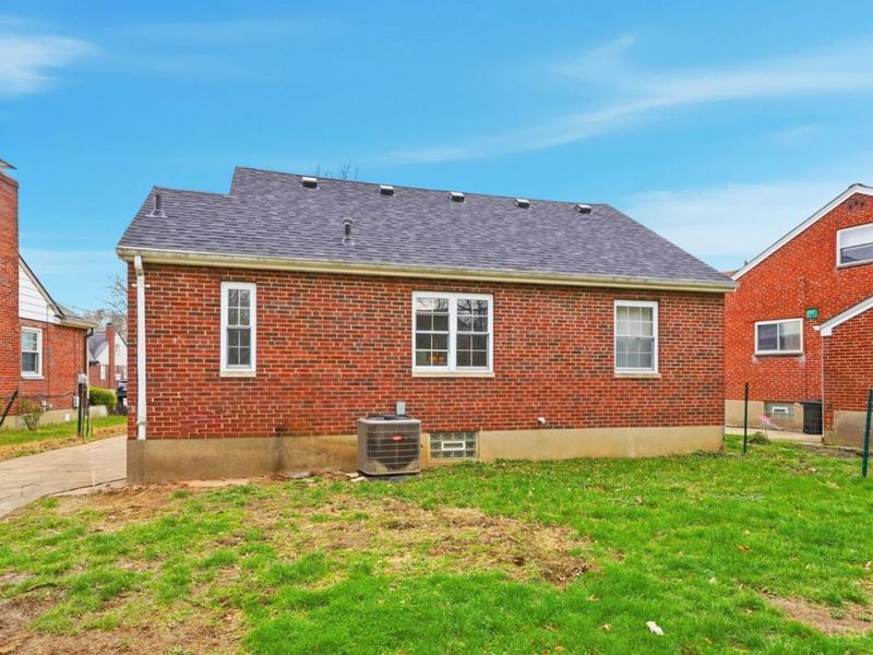 3790 N Broadlawn Circle, Silverton, OH 45236 Photo 26