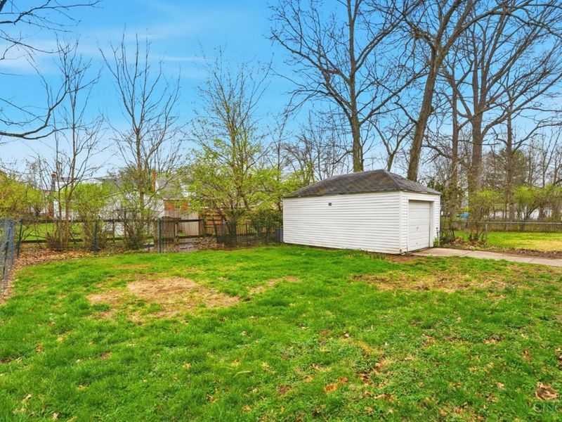 3790 N Broadlawn Circle, Silverton, OH 45236 Photo 28