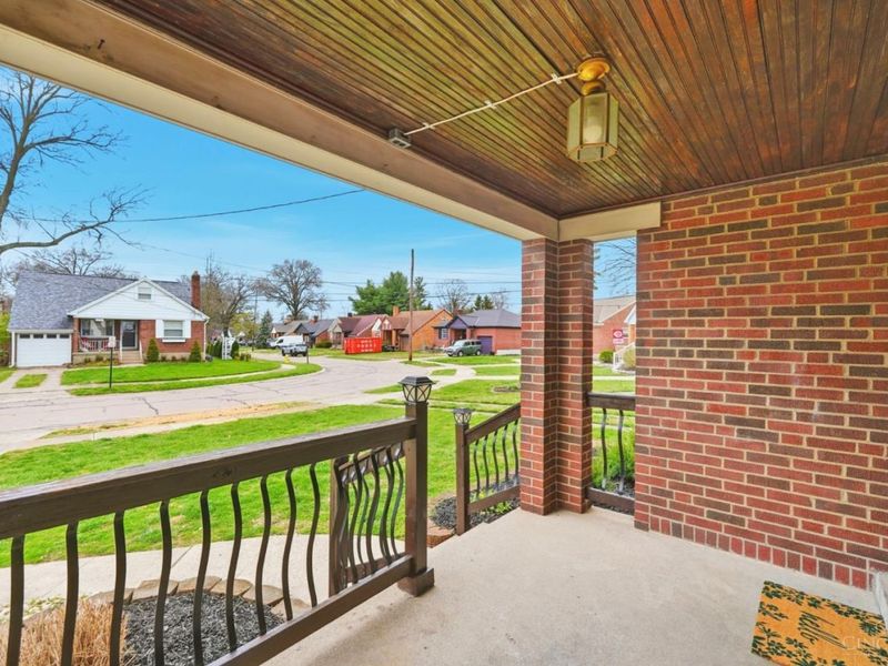 3790 N Broadlawn Circle, Silverton, OH 45236 Photo 3