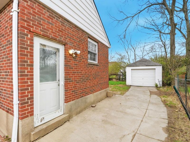 3790 N Broadlawn Circle, Silverton, OH 45236 Photo 31