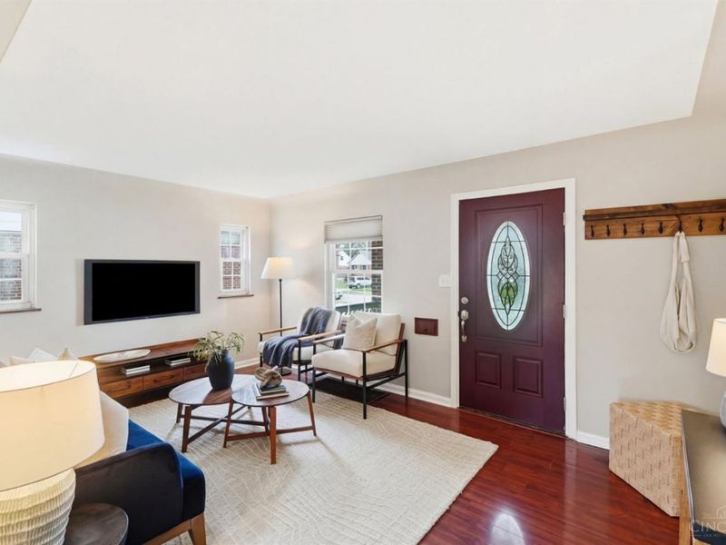 3790 N Broadlawn Circle, Silverton, OH 45236 Photo 4