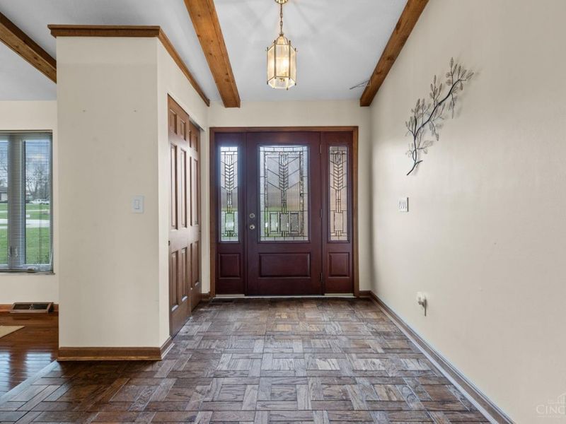 9282 Gregg Drive, West Chester, OH 45069 Photo 4