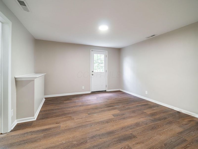 923 Sullivant Avenue, Columbus, OH 43223 Photo 17