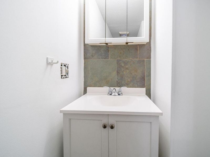 923 Sullivant Avenue, Columbus, OH 43223 Photo 7