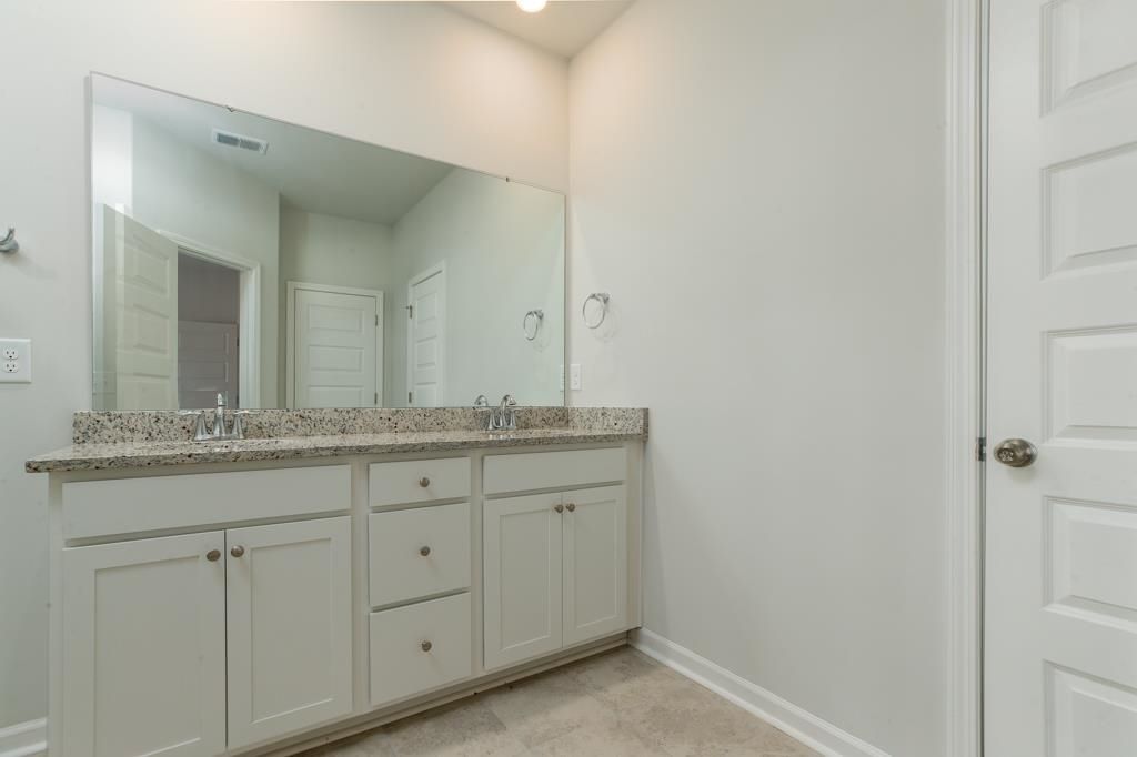 5645 Lacebark Trail  Photo 15