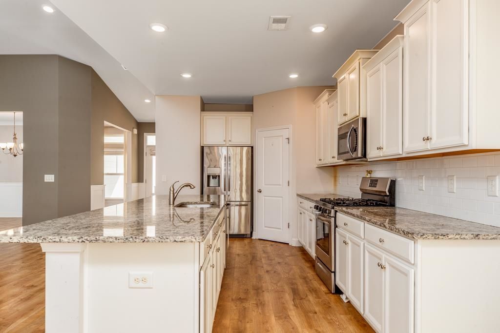 1208 Ficus Dr.  Photo 6