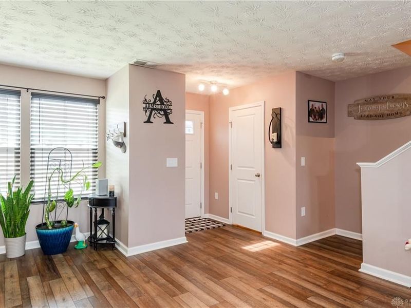 1115 Shannon Lane, Xenia, OH 45385 Photo 2