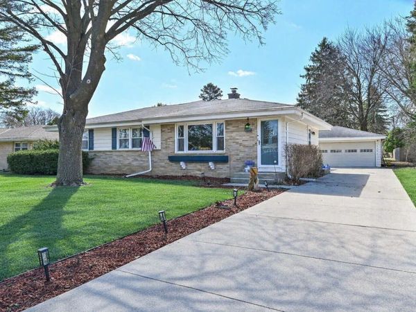 6383 W Darnel Ave, Brown Deer, WI 53223