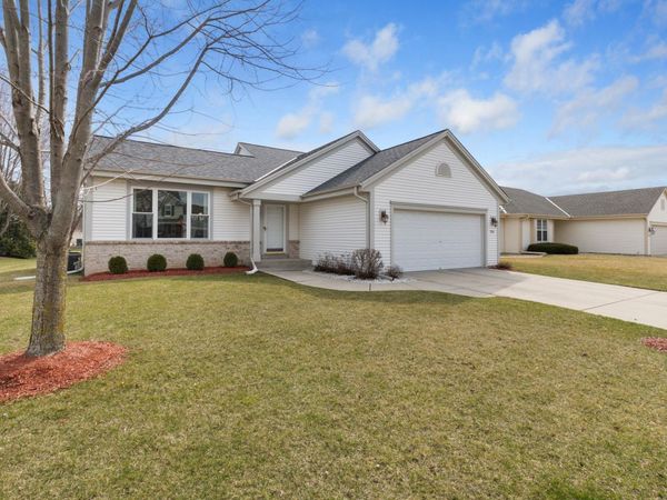 3745 Stillwater Cir, Waukesha, WI 53189