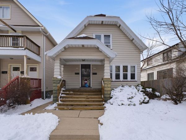 1565 S 57th St, West Allis, WI 53214