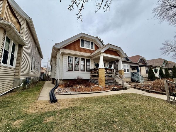 2239 S 73rd St, West Allis, WI 53219