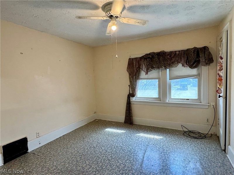 785 Chenoweth Extension, Akron, OH 44319 Photo 9