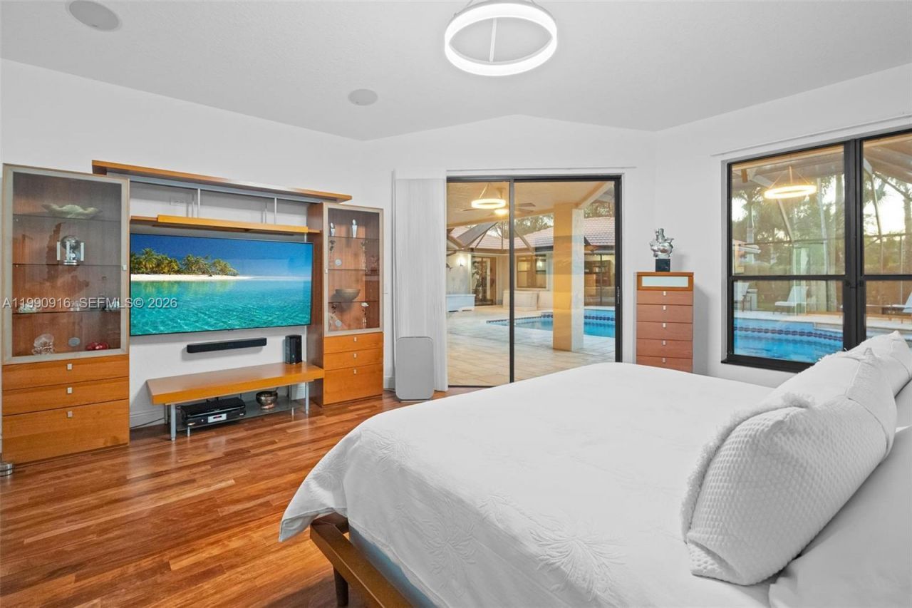 392 Coconut Cir , Weston, FL 33326 Photo