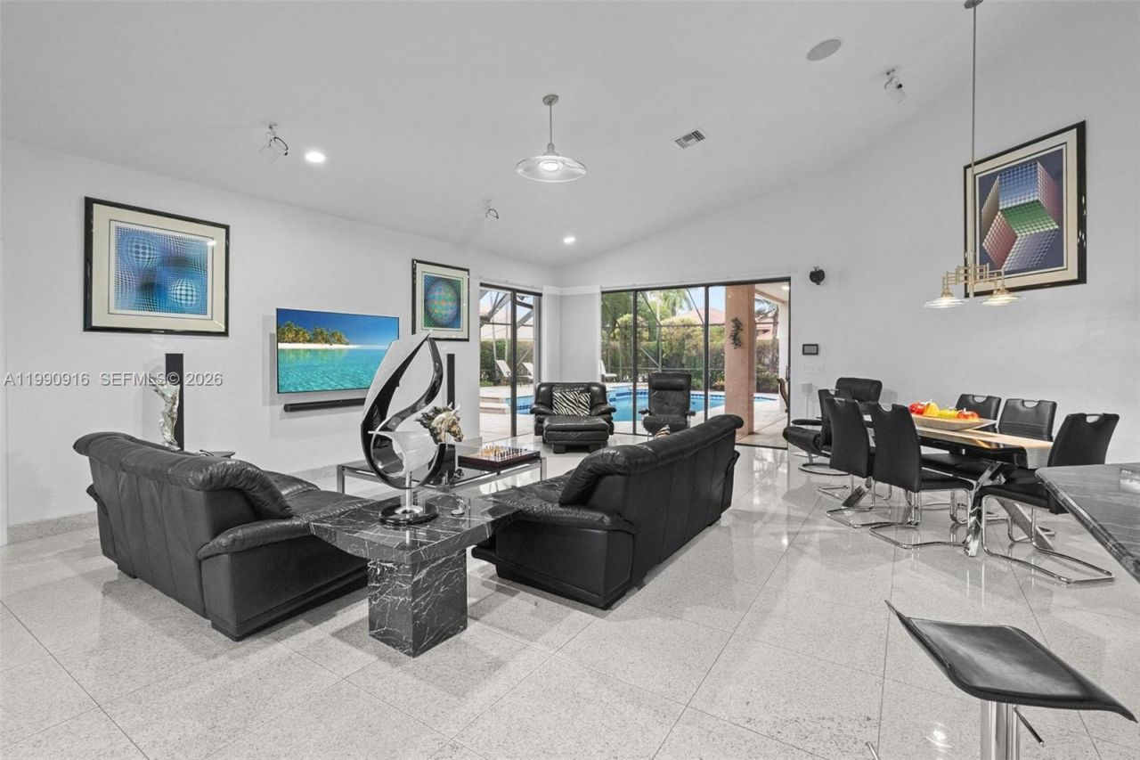 392 Coconut Cir, Weston, FL 33326 Photo