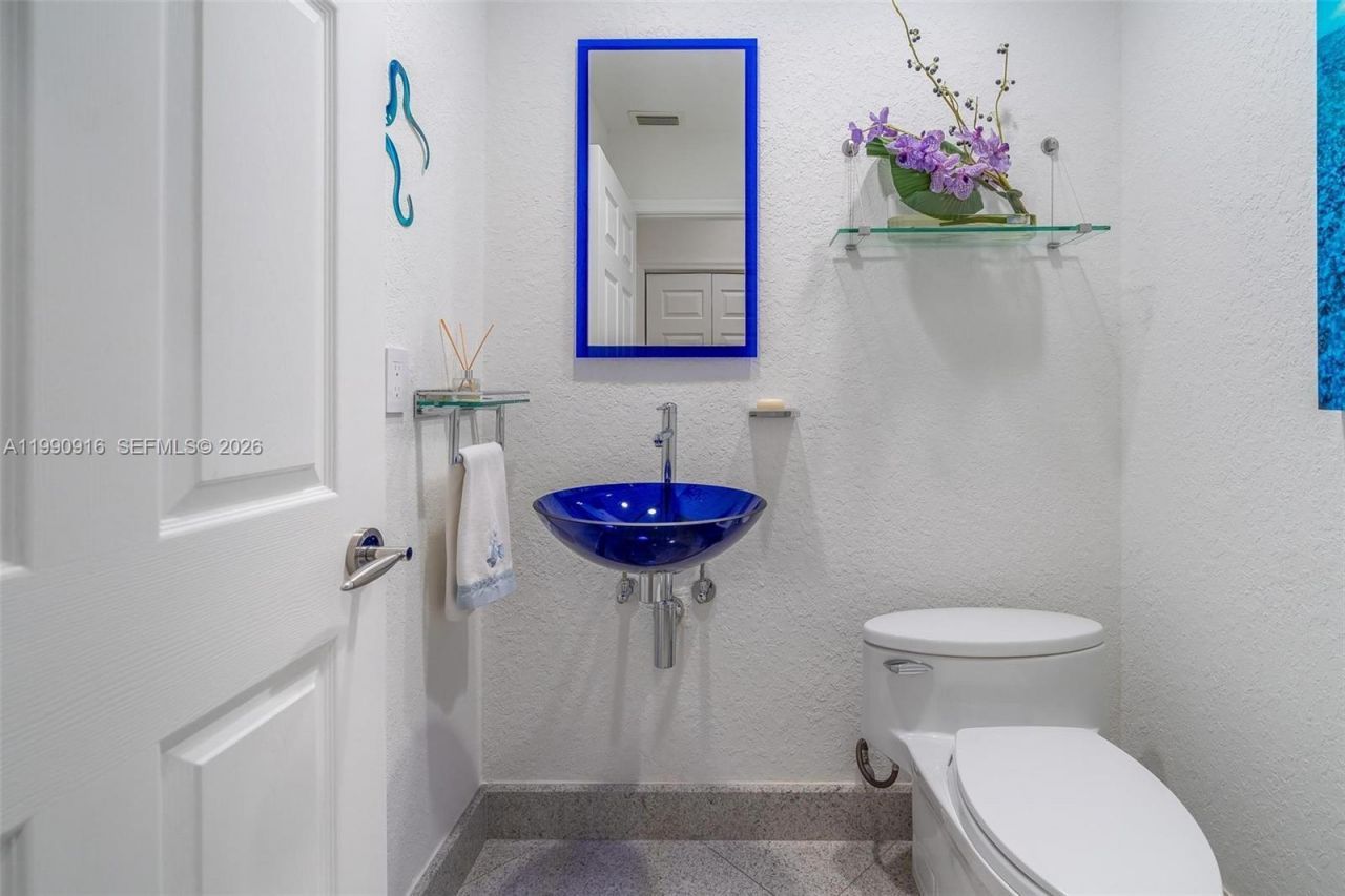 392 Coconut Cir , Weston, FL 33326 Photo