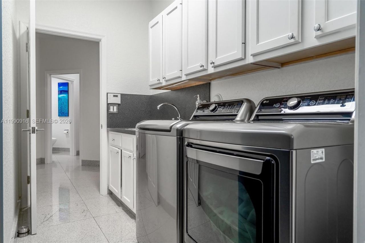 392 Coconut Cir , Weston, FL 33326 Photo