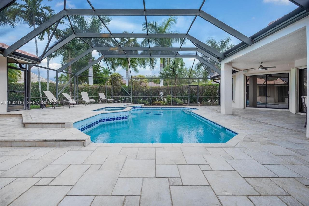 392 Coconut Cir, Weston, FL 33326 Photo