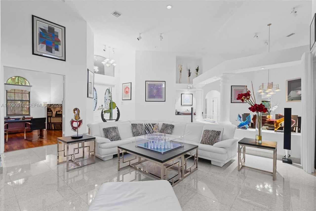 392 Coconut Cir , Weston, FL 33326 Photo