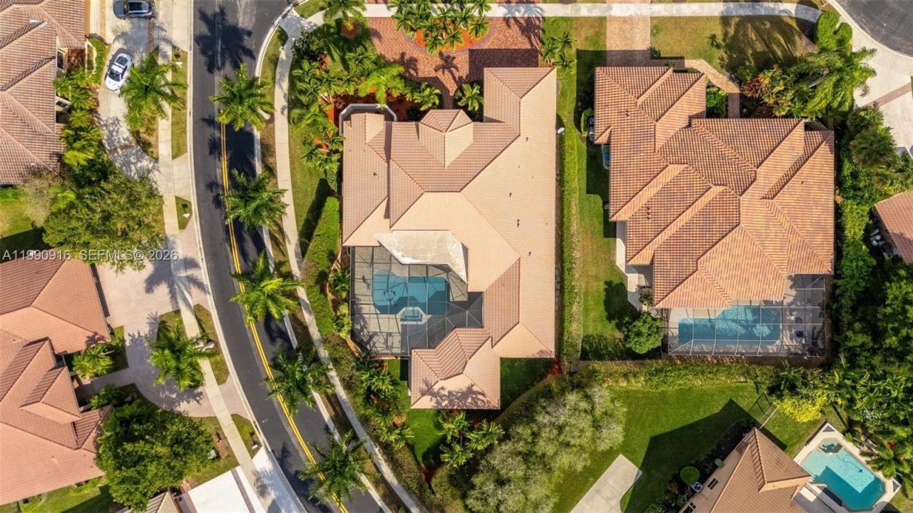 392 Coconut Cir, Weston, FL 33326 Photo