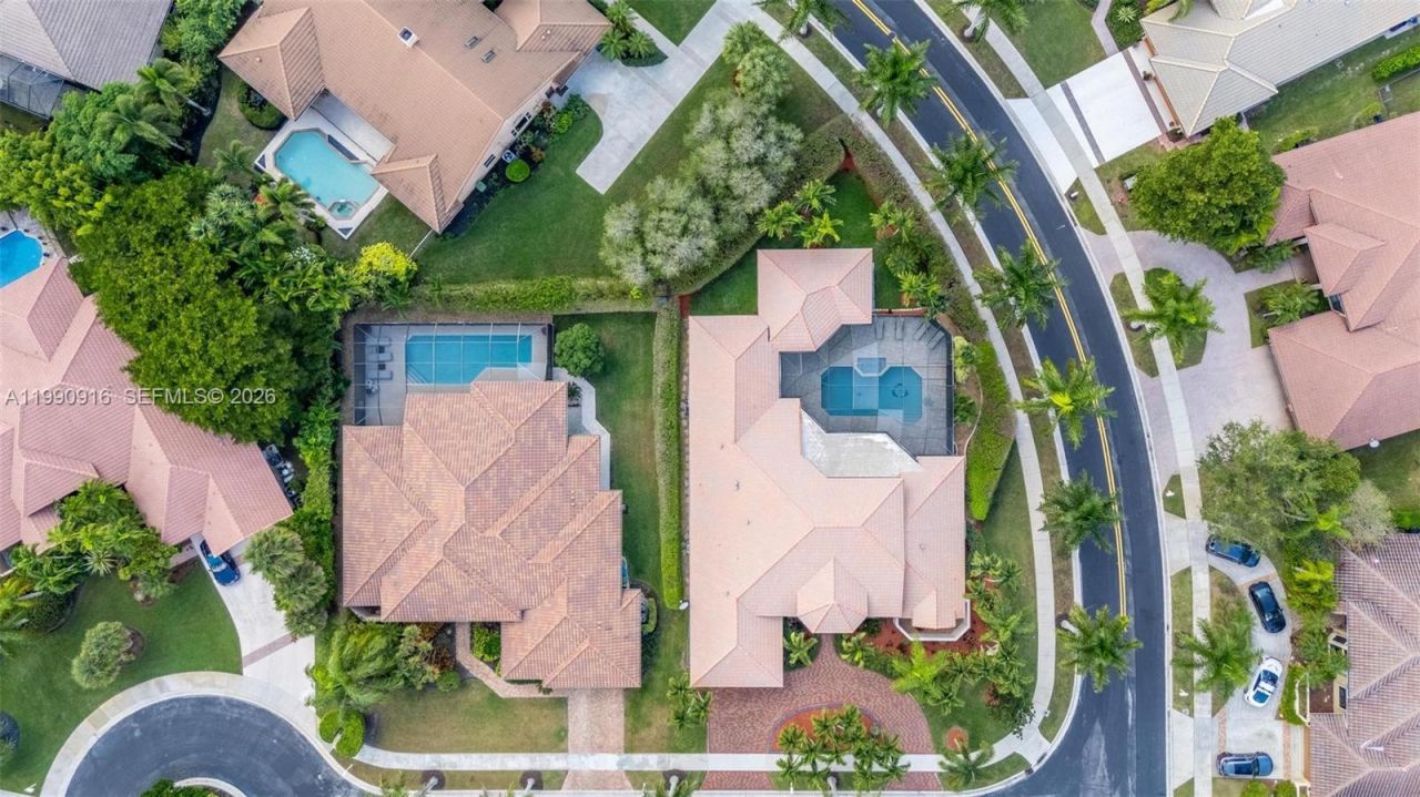 392 Coconut Cir, Weston, FL 33326 Photo