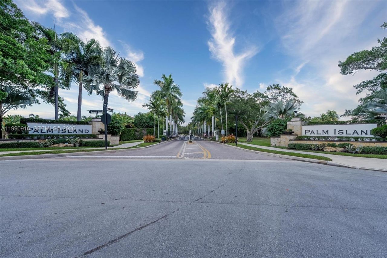 392 Coconut Cir, Weston, FL 33326 Photo