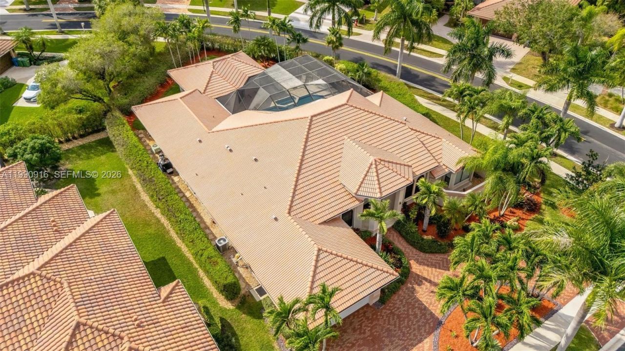 392 Coconut Cir, Weston, FL 33326 Photo
