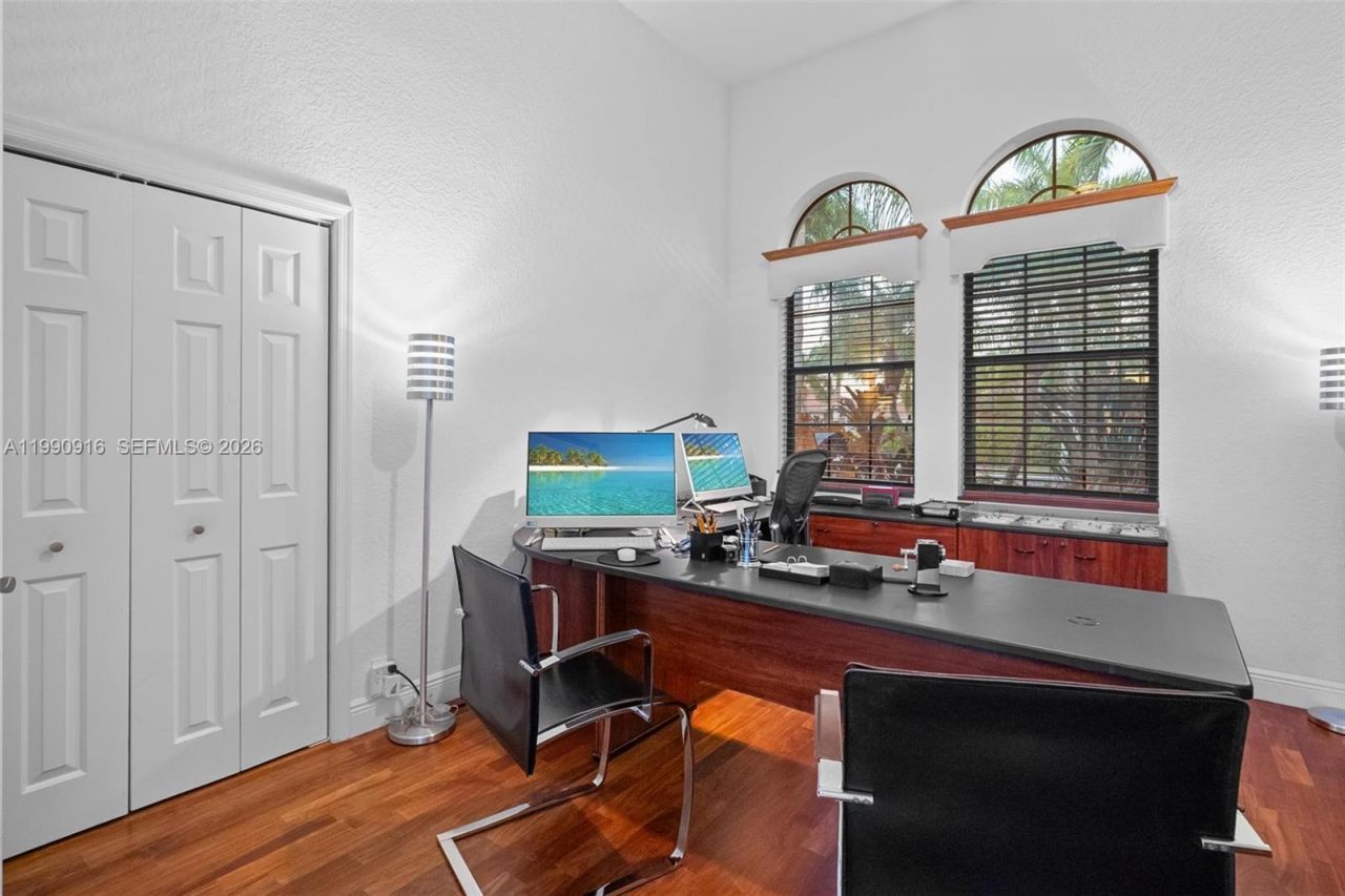 392 Coconut Cir, Weston, FL 33326 Photo