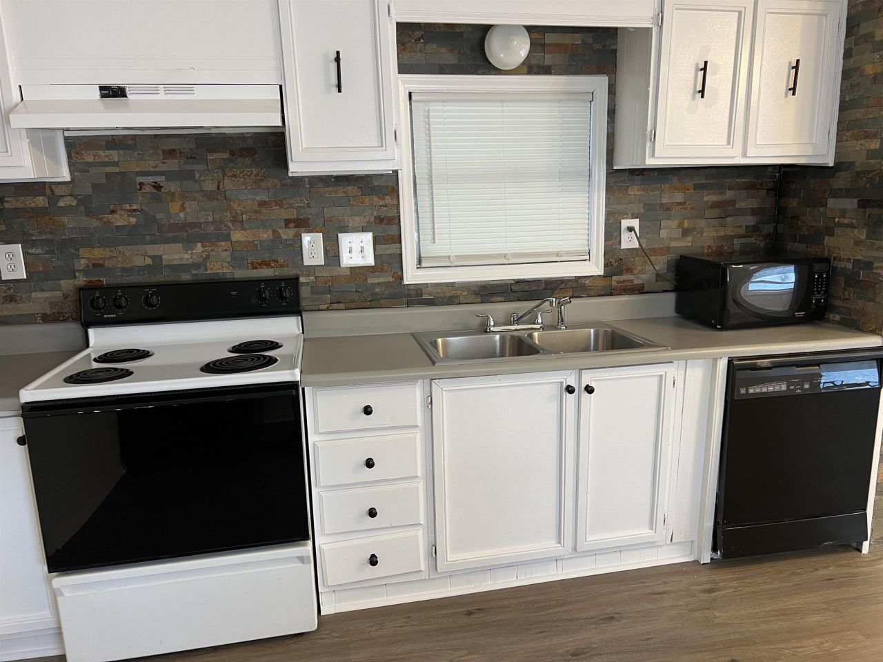 2712 Aquarius Dr.  Photo 11