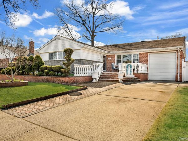 600 Astor Street, Elmont, NY 11003
