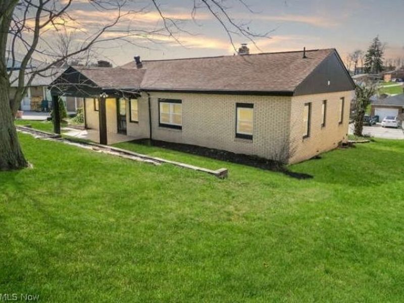 124 Stardust Drive, Wintersville, OH 43953 Photo 2