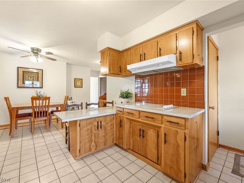 4704 Garrett Drive, Norton, OH 44203 Photo 10