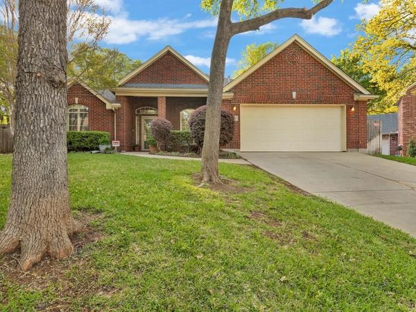 6705 Marie Weldon Court, Arlington, TX 76001