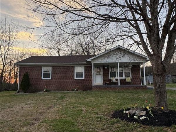 2925 L and N Turnpike Road, Horse Cave, KY 42749