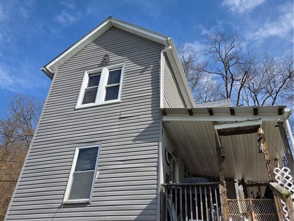 1016 Collins Memorial Drive, Chester, WV 26034