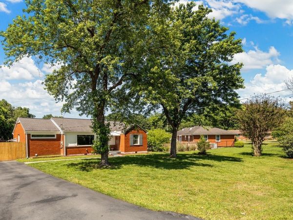 2118 Crystal Dr , Nashville, TN 37210