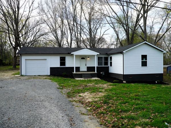 32 Jenkins Dr , Fayetteville, TN 37334