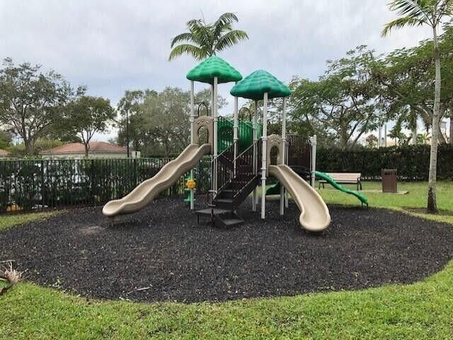 9833 Baywinds Drive, Unit 7302, West Palm Beach, FL 33411 Photo