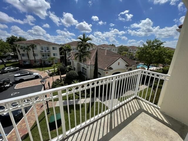 9833 Baywinds Drive, Unit 7302, West Palm Beach, FL 33411 Photo